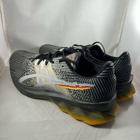 ASICS Novablast Pixel Noise Running Shoes - Men's size 12 - Picture 5 of 13